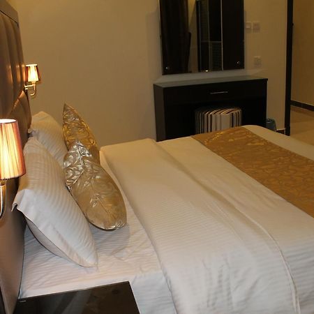 فندق دولف الرياض شارع العمرة Doolv Hotel Exterior photo