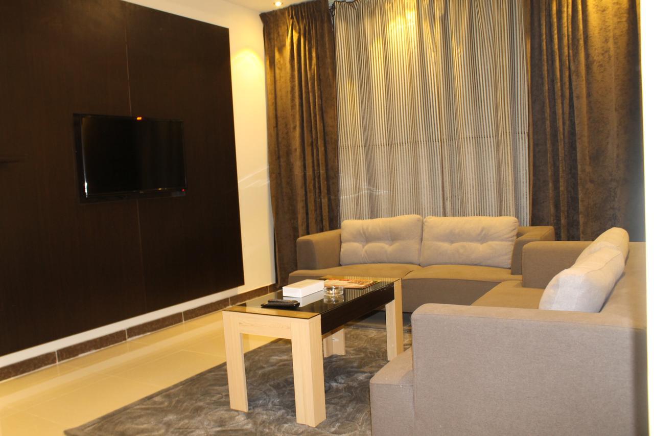 فندق دولف الرياض شارع العمرة Doolv Hotel Exterior photo